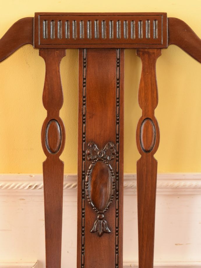 英国アンティークらしい装飾