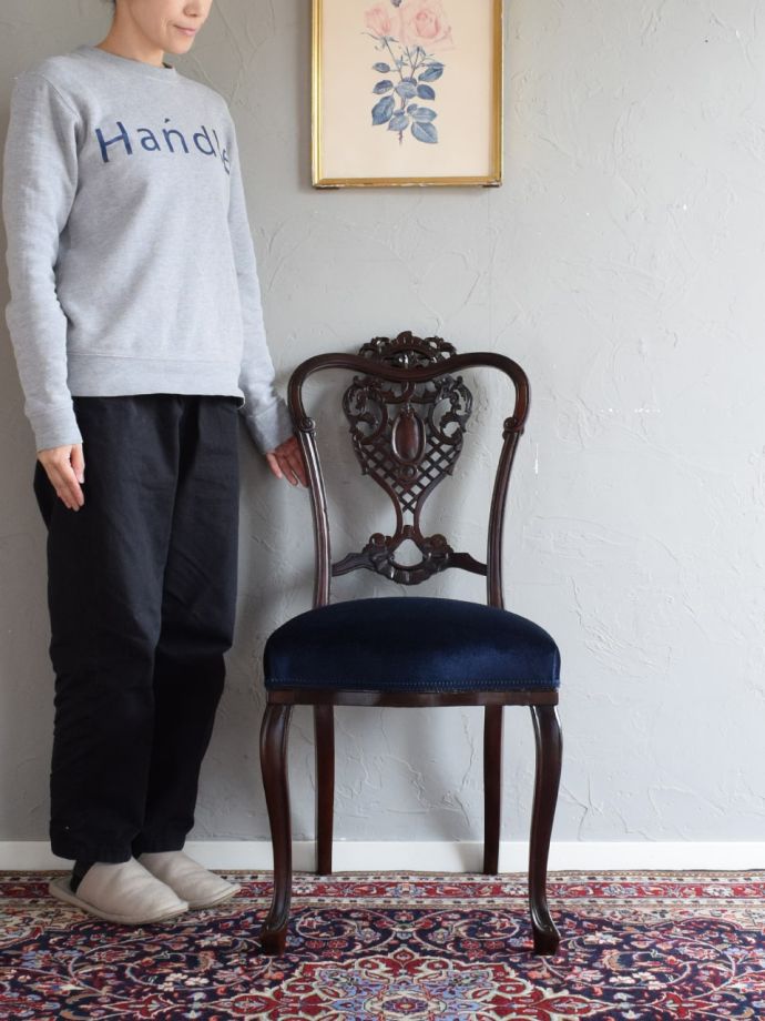 英国アンティークのサロンチェア