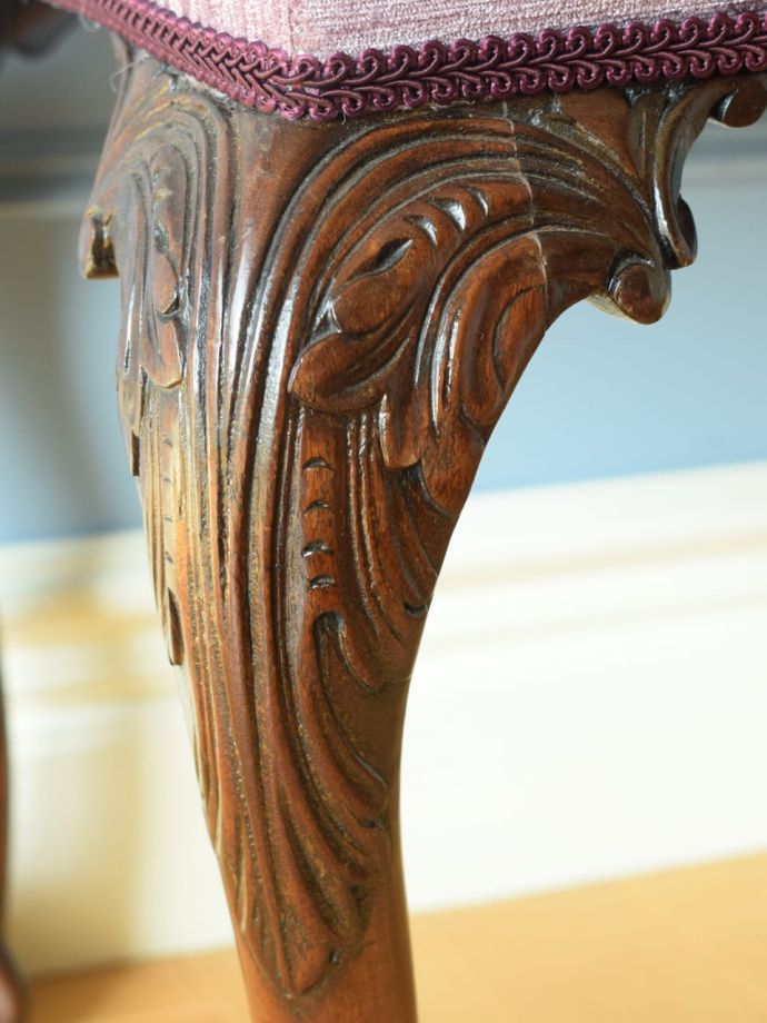 アンティークチェアの装飾