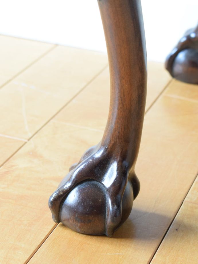 アンティークスツールの脚