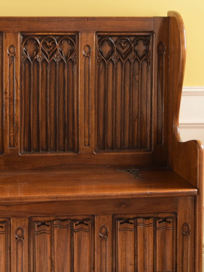 アンティークらしい装飾が魅力