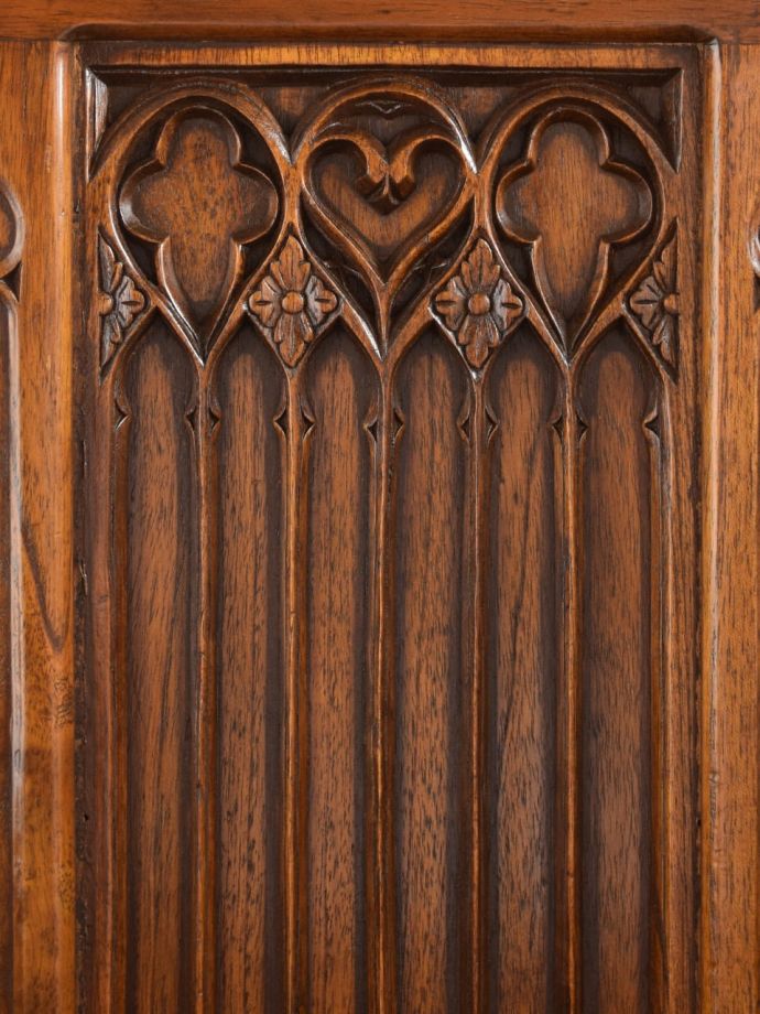 アンティークらしい装飾