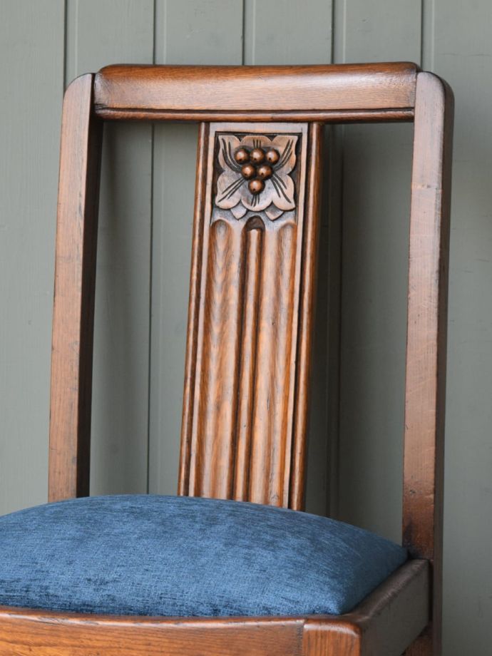 アンティークらしい美しい椅子