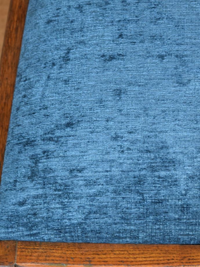 アンティークチェアの座面の生地