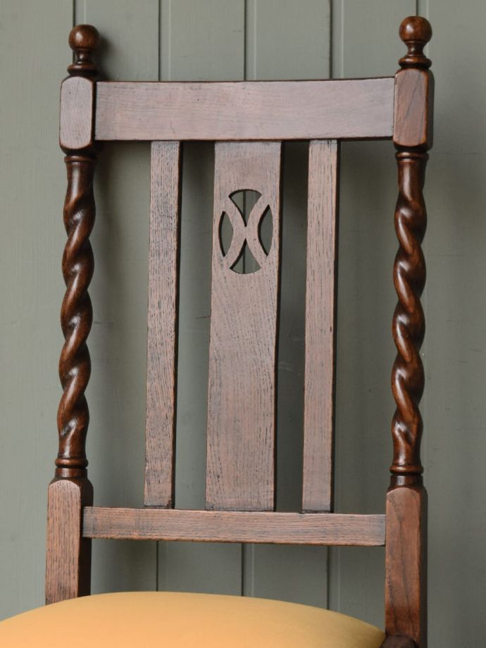 アンティークらしい美しい椅子