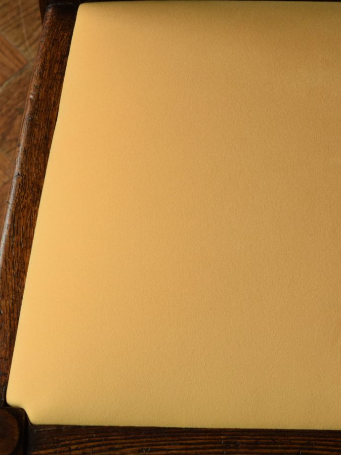 アンティークチェアの座面の生地