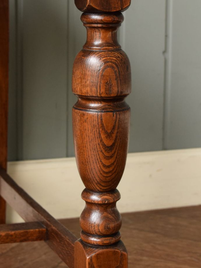 アンティークチェアの装飾