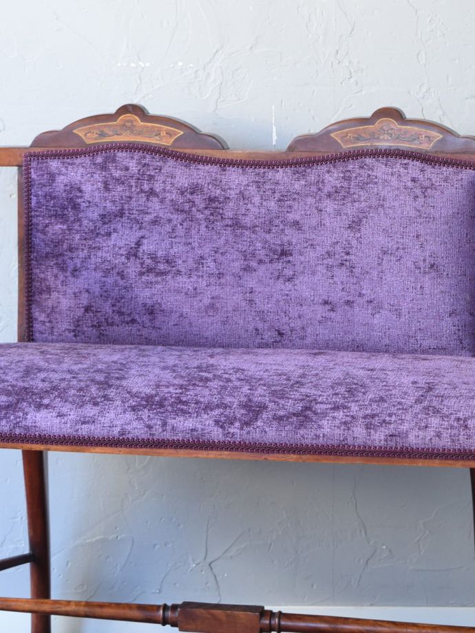 背もたれが美しいアンティークの椅子