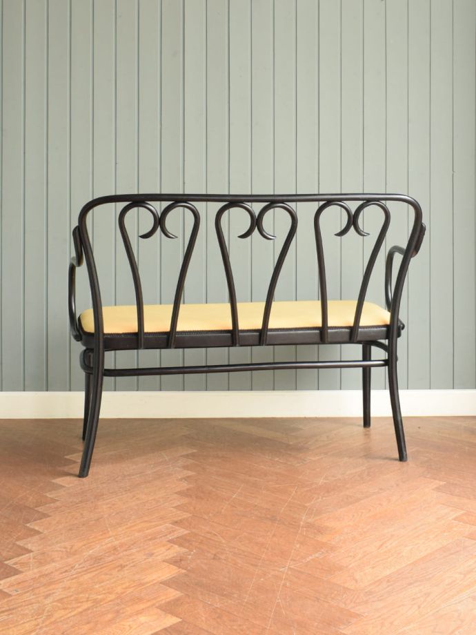 おしゃれな椅子、ベントウッドチェアの後ろ姿