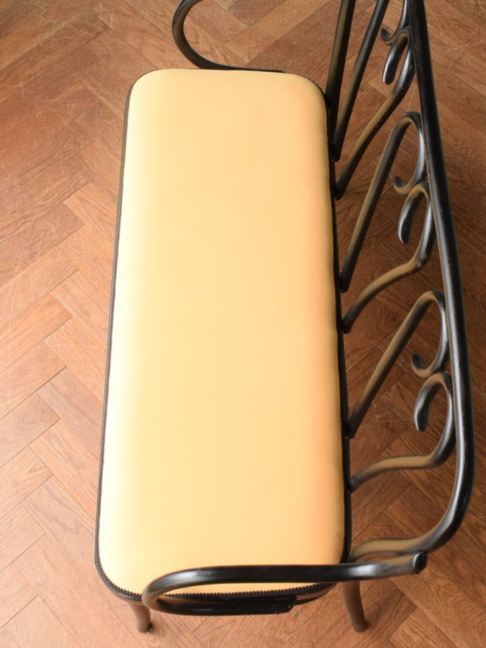 ベントウッドチェアの座面