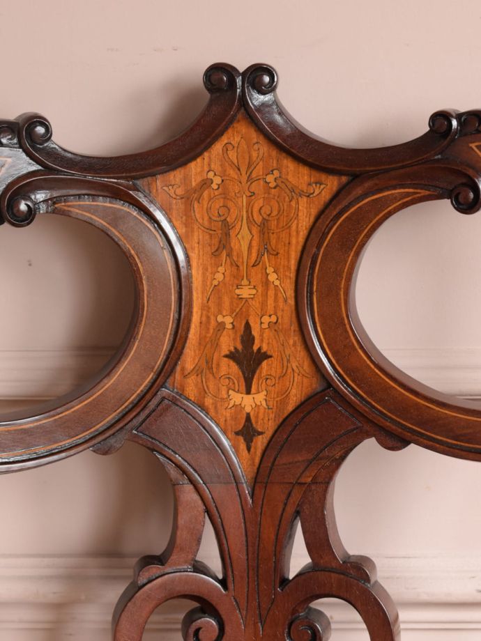 英国アンティークらしい装飾