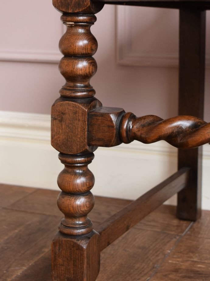 アンティークチェアの装飾