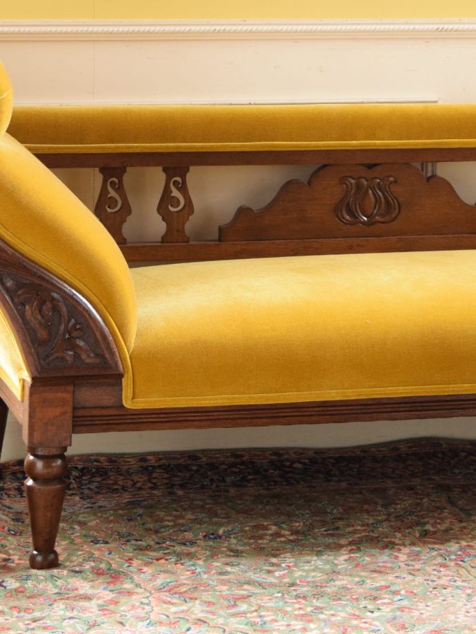 背もたれが美しいアンティークの椅子