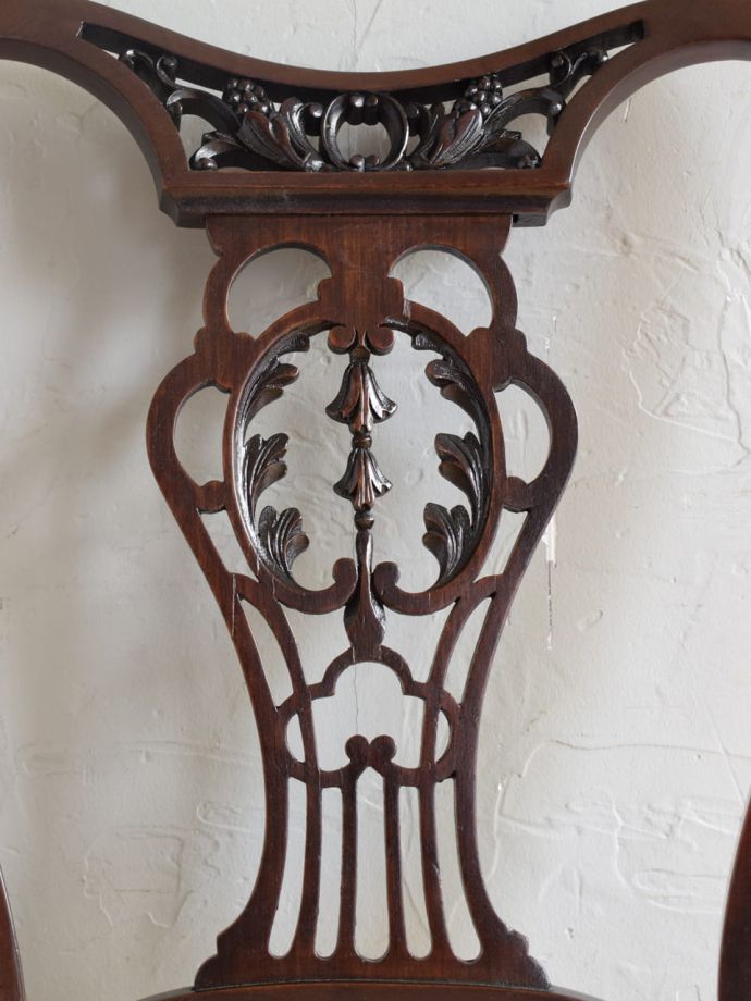 英国アンティークらしい装飾