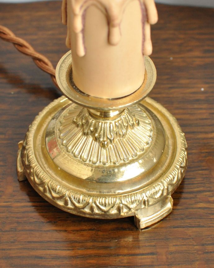 Handleオリジナル　照明・ライティング　Handleオリジナルのステンドグラス用スタンドライト（ゴールド色・S）（E17シャンデリア球付）。キラッと輝く高品質の真鍮製ヨーロッパから取り寄せる無垢の真鍮は質感が違います。(SGL-02)