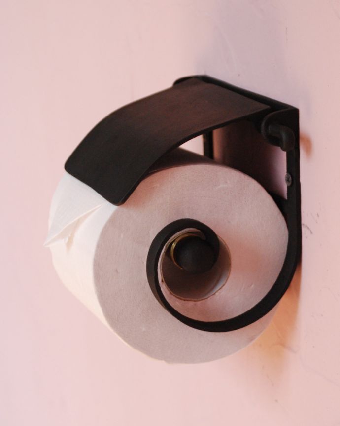 洗面・トイレ　住宅用パーツ　真鍮製のペーパーホルダー （ブラックブラス）。クルンとカーブしたサイドのデザインも可愛いです。(sa-214)