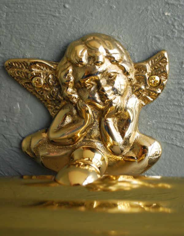 真鍮製のおしゃれなペーパーボルダー