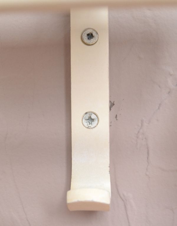 洗面・トイレ　住宅用パーツ　真鍮ペーパーホルダーダブル（アンティークホワイト）フック＆ガラス棚付き。4ヵ所ビス穴が開いています。(sa-233)