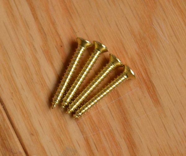 ビス付きのペーパーホルダー