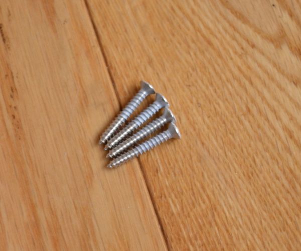 洗面・トイレ　住宅用パーツ　真鍮製クラシカルなペーパーホルダー （アンティークホワイト）。ビスもセットでお届けします。(sa-242)