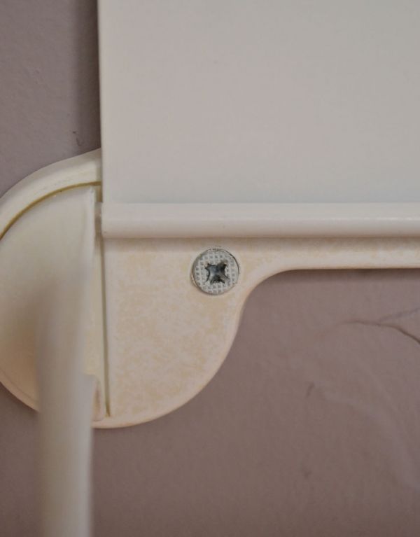 ペーパーホルダーの留め方