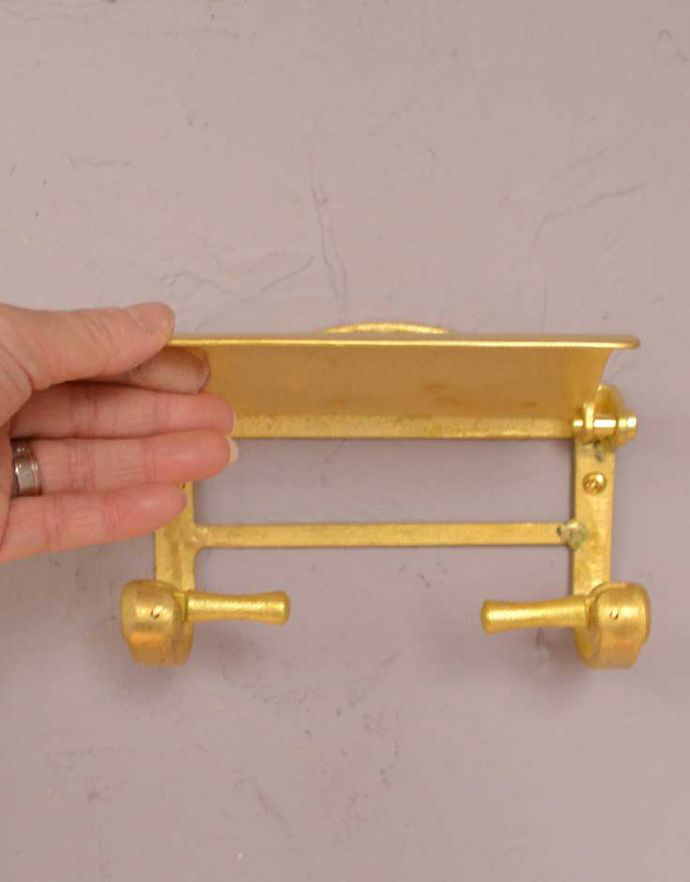 洗面・トイレ　住宅用パーツ　お洒落なサニタリーアイテム、トイレットペーパーホルダー（ゴールド・ビス付き）。ペーパーを通してお使い下さい。(sa-254)