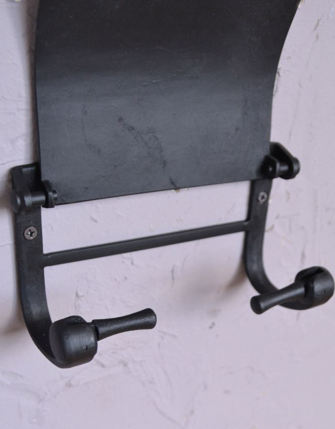 洗面・トイレ　住宅用パーツ　お洒落なサニタリーアイテム、トイレットペーパーホルダー（ブラック・ビス付き）。壁にビスで固定してお使いください。(sa-255)