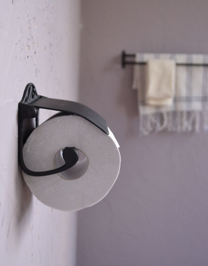 洗面・トイレ　住宅用パーツ　お洒落なサニタリーアイテム、トイレットペーパーホルダー（ブラック・ビス付き）。。(sa-255)