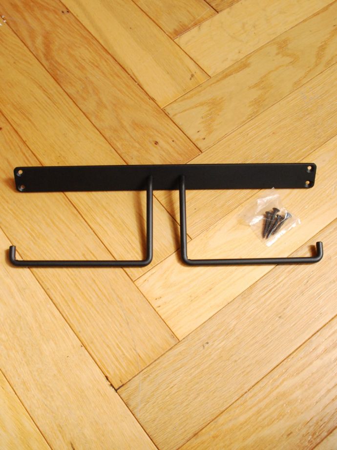 ペーパーホルダーとビスのセット