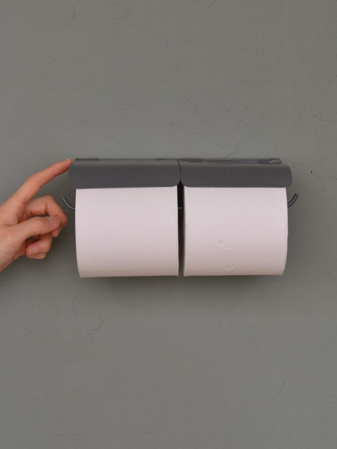 アイアン製のペーパーホルダー