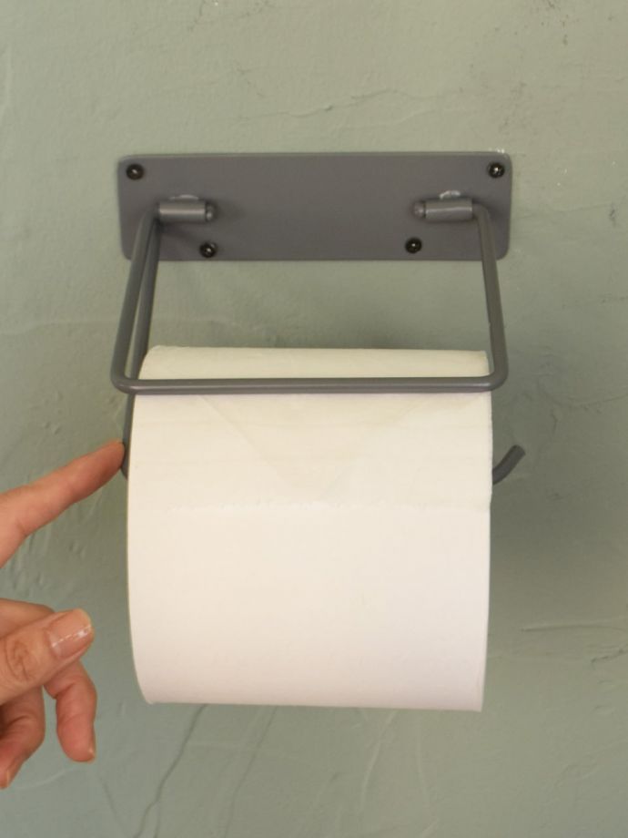 アイアン製のペーパーホルダー