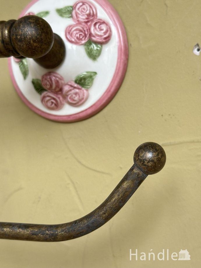 ペーパーホルダーのデザイン