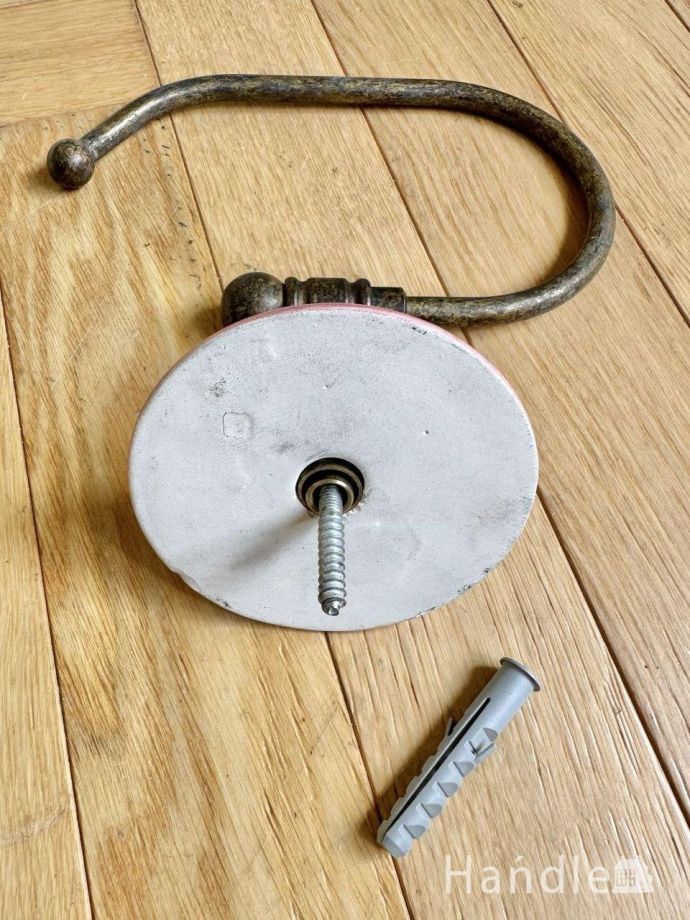 ビス付きのペーパーホルダー