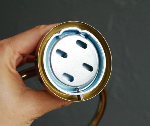 洗面・トイレ 住宅用パーツ 陶器×真鍮タオルリング (ゴールド)。土台の中はこんな風になっています。(sa-418)