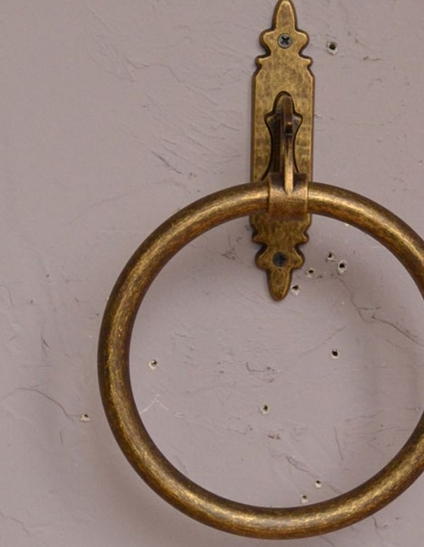 洗面・トイレ　住宅用パーツ　クラシックシリーズ真鍮製タオルリング（アンティーク色）。クラシックな雰囲気を感じさせながら、シンプルに仕上げたデザインです。(sa-424)