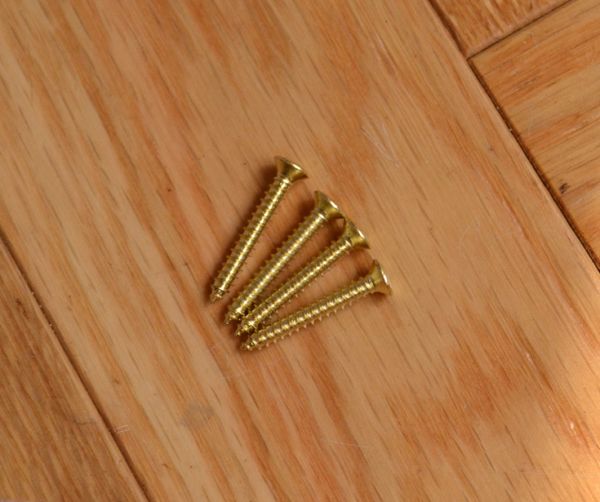 洗面・トイレ　住宅用パーツ　クラシックシリーズ真鍮製タオルバー（ゴールド）。ビスもセットでお届けします。(sa-618)