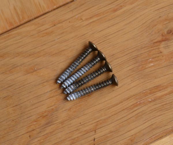 洗面・トイレ　住宅用パーツ　ヨーロピアン調の真鍮製ダブルタオルバー（アンティーク色）。ビスもセットでお届けします。(sa-627)