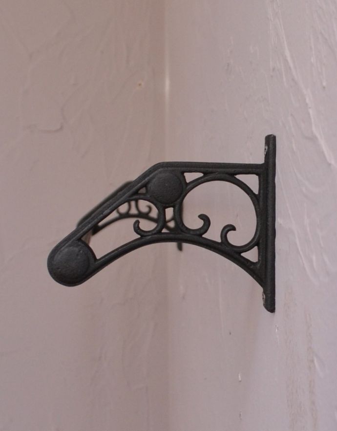 洗面・トイレ　住宅用パーツ　お洒落なサニタリーアイテム、真鍮製ダブルタオルバー（ブラック）。横から見たバーの装飾も美しいデザインです。(sa-634)