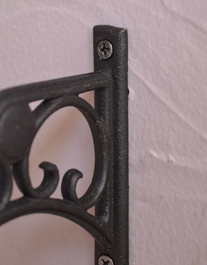 洗面・トイレ　住宅用パーツ　お洒落なサニタリーアイテム、真鍮製ダブルタオルバー（ブラック）。4ヶ所ビスで留めてお使い下さい。(sa-634)