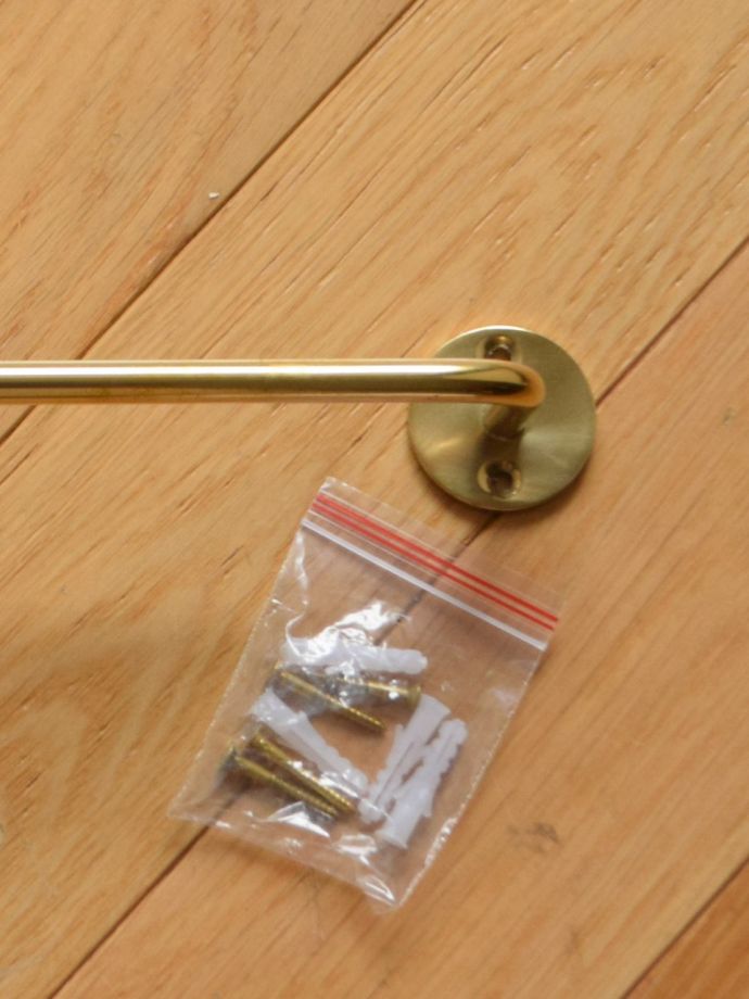 ビス付きのタオルハンガー