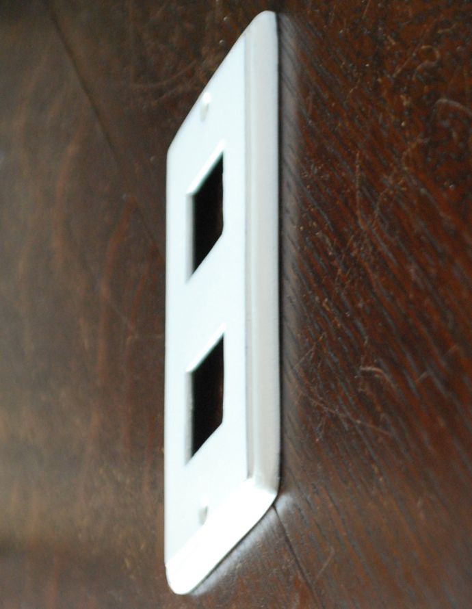 おしゃれな真鍮製のスイッチカバー