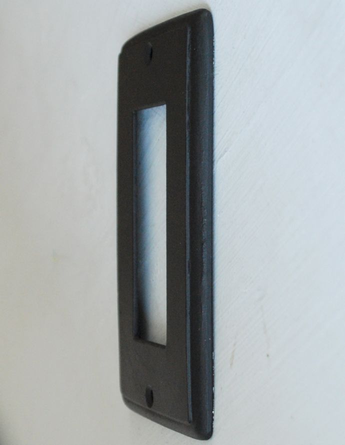 おしゃれな真鍮製のスイッチカバー