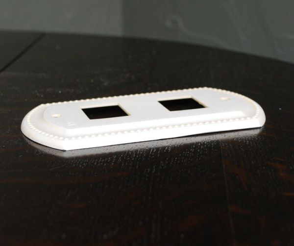 おしゃれな真鍮製のスイッチカバー