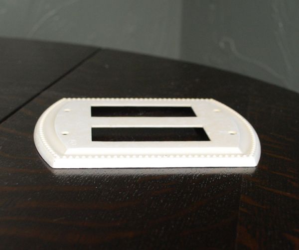 おしゃれな真鍮製のスイッチカバー