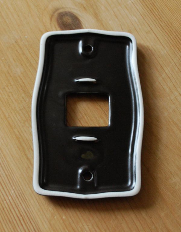 スイッチカバー裏側