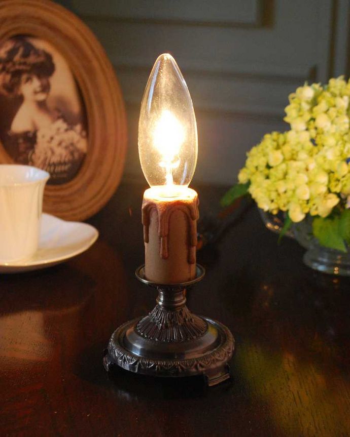 Handleオリジナル 照明・ライティング Handleオリジナルのステンドグラス用スタンドライト(アンティーク色・S)(E17シャンデリア球付)。キラキラ輝く本物の輝きヨーロッパから取り寄せた真鍮のパーツを組み合わせて作ったHandleオリジナルのスタンドライトです。(sgl-02-a)