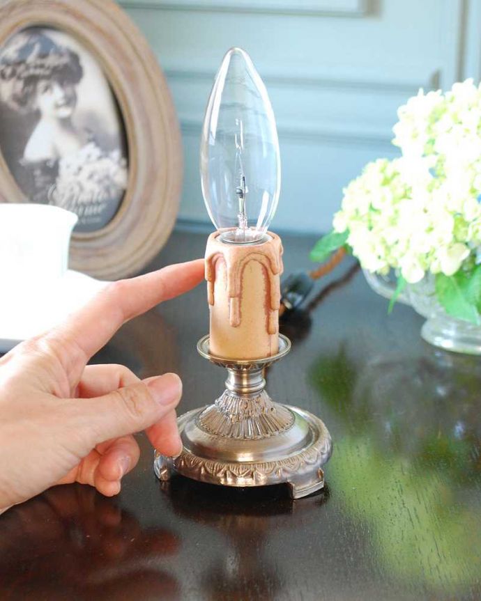 Handleオリジナル 照明・ライティング Handleオリジナルのステンドグラス用スタンドライト(アンティーク色・S)(E17シャンデリア球付)。LEDも使えます口金は100Wまで対応可能ですが、蝋管付きなので白熱球は40W以下がオススメです。(sgl-02-a)