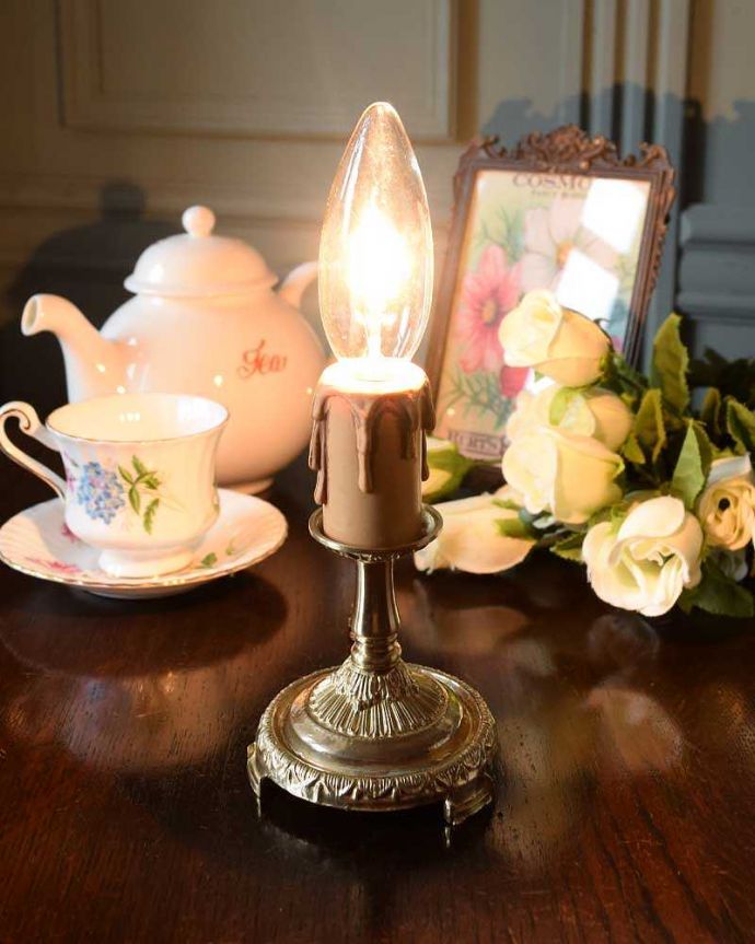 Handleオリジナル 照明・ライティング Handleオリジナルスタンドライト (ゴールド色・M)(E17シャンデリア球付)。キラキラ輝く本物の輝きヨーロッパから取り寄せた真鍮のパーツを組み合わせて作ったHandleオリジナルのスタンドライトです。(sgl-03)