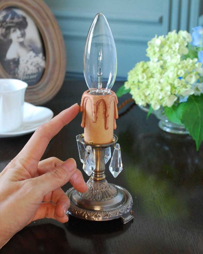 Handleオリジナル　照明・ライティング　Handleオリジナルのテーブルシャンデリア（アンティーク色・Ｍ・ガラス）（E17シャンデリア球付）。LEDも使えます口金は100Wまで対応可能ですが、蝋管付きなので白熱球は40W以下がオススメです。(sgl-07-a)