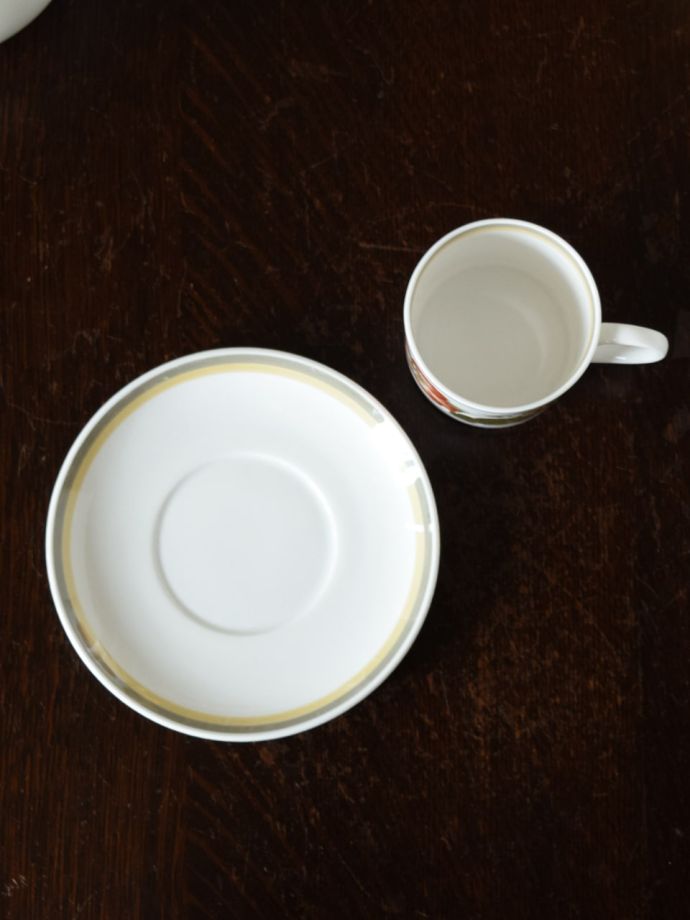 英国アンティークのおしゃれな食器